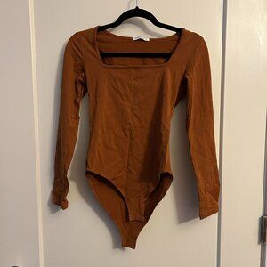 Mangopop Camel Longsleeve Squareneck Bodysuit